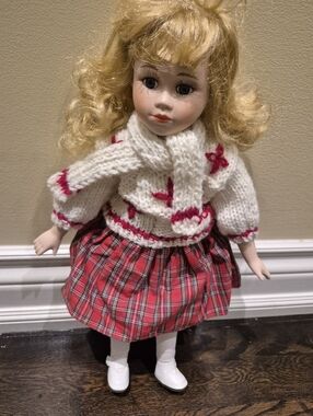 The Collector's Dream Vanessa Porcelain Doll 1995 16"